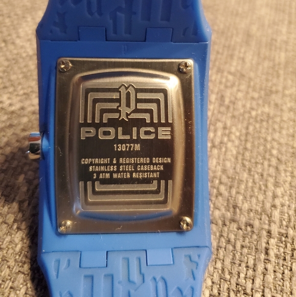 Police Silicone band Watch - Picture 3 of 5
